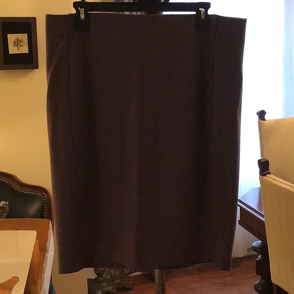 Elegant Gray Women's Skirt Size XL  Pull on no zipper - Picture 1 of 4